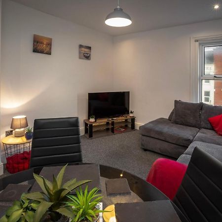 03 Springfield - Sleeps 4 Apartment แบล็คพูล ภายนอก รูปภาพ