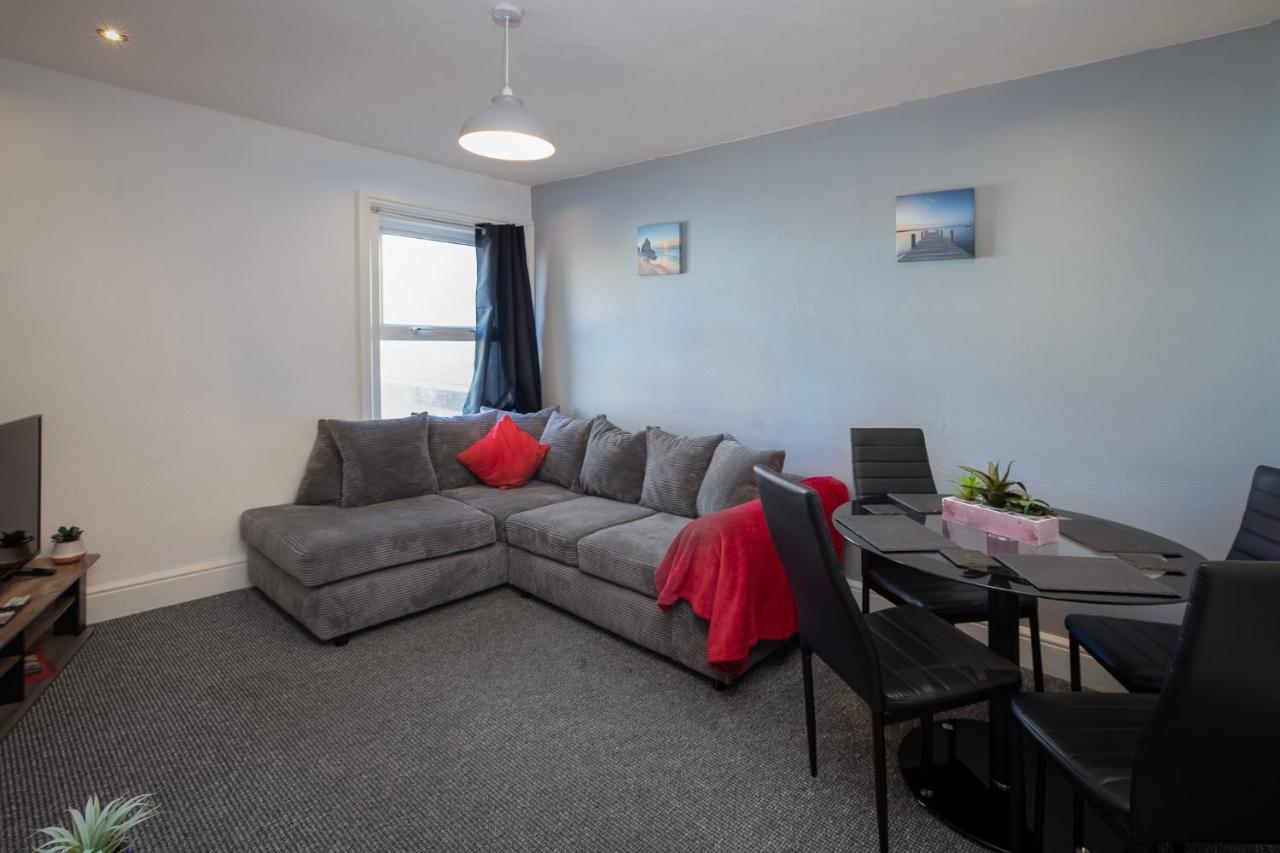 03 Springfield - Sleeps 4 Apartment แบล็คพูล ภายนอก รูปภาพ