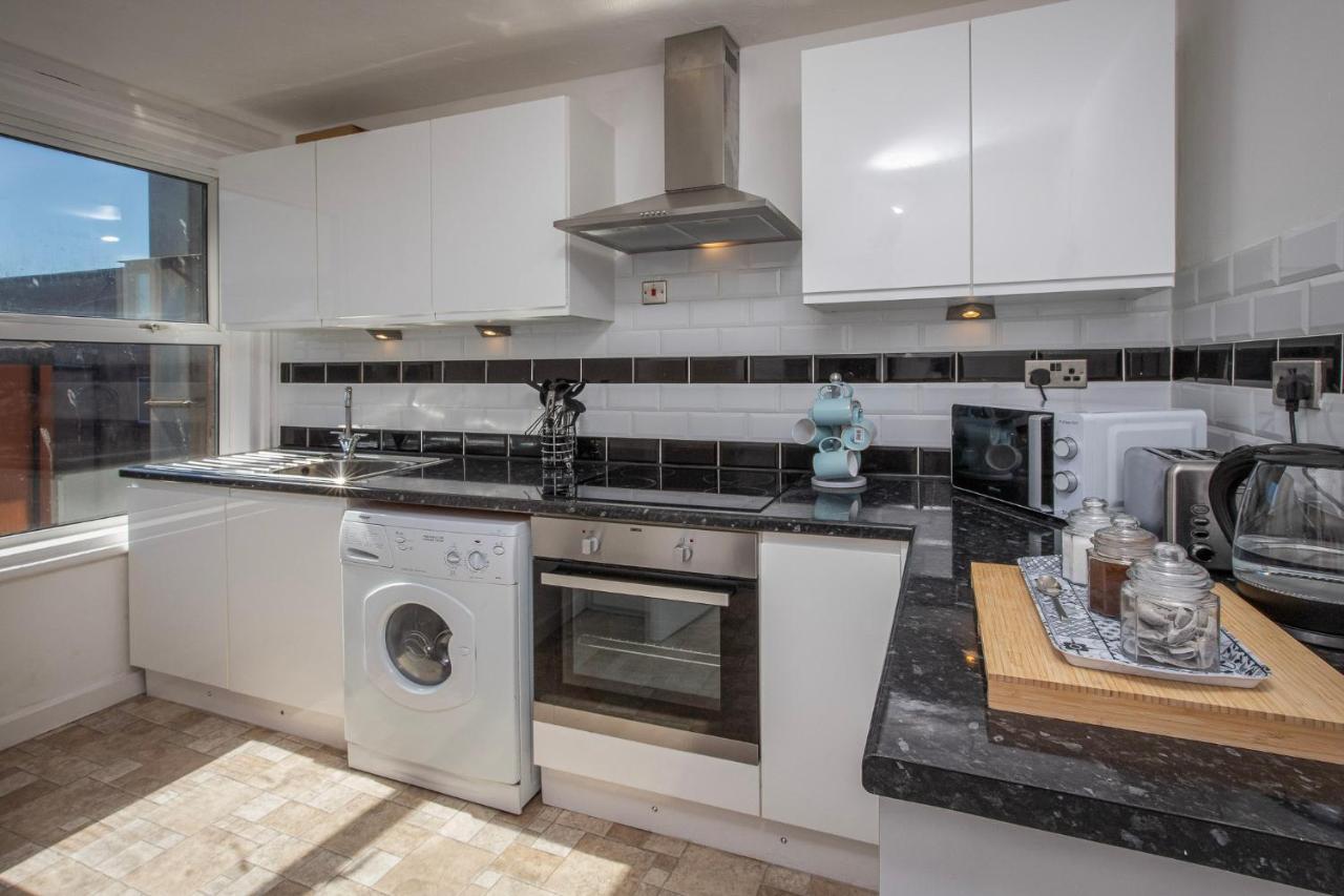 03 Springfield - Sleeps 4 Apartment แบล็คพูล ภายนอก รูปภาพ